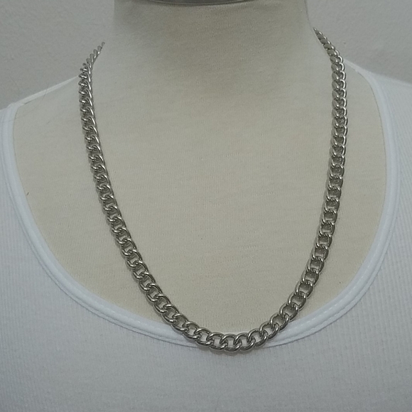 Necklace Curb chain Silver Tone hook clasp NEW - Picture 5 of 5